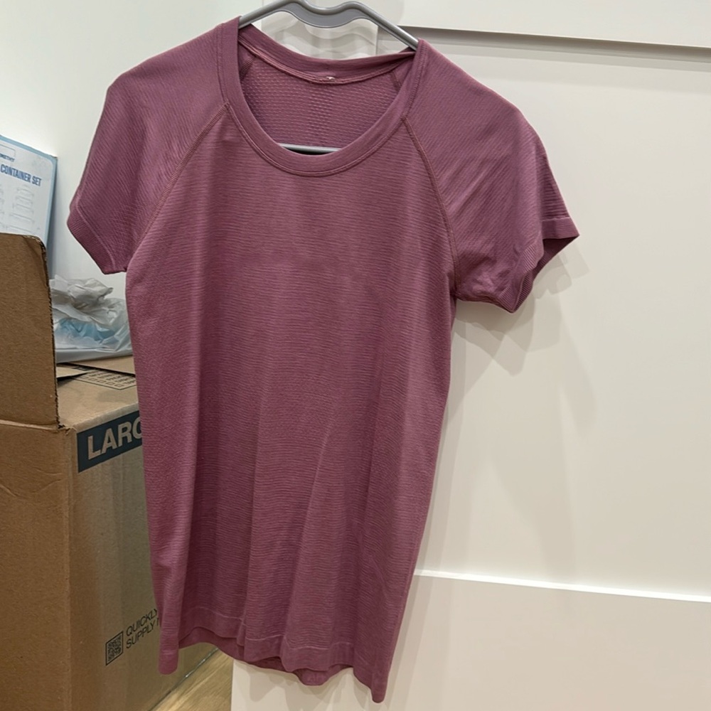 Lululemon Swiftly Tech 2.0 short sleeve size 8
